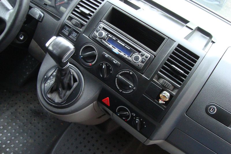 Volkswagen Transporter (2008) 2.5TDi,AUT,ČR,S.Kn.9-Míst - fotka 35 z 58