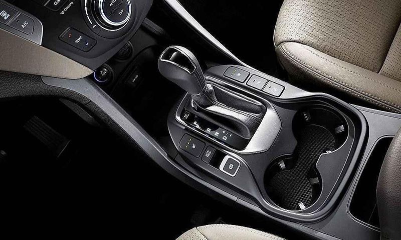 Hyundai Grand Santa Fe.