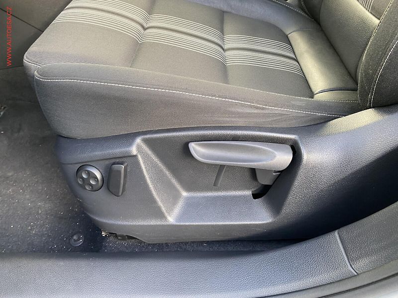 Volkswagen Sharan (2012) 2.0 TDi, Match, xenon - fotka 14 z 18