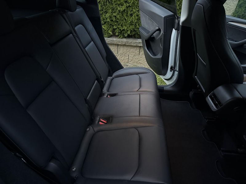 Tesla Model Y (2023) Performance -Hardware 4- FSD- - fotka 15 z 19