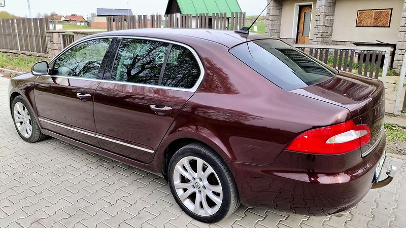 Škoda Superb 2.0 TDI 125 kw 1. majitel  - fotka 15 z 21