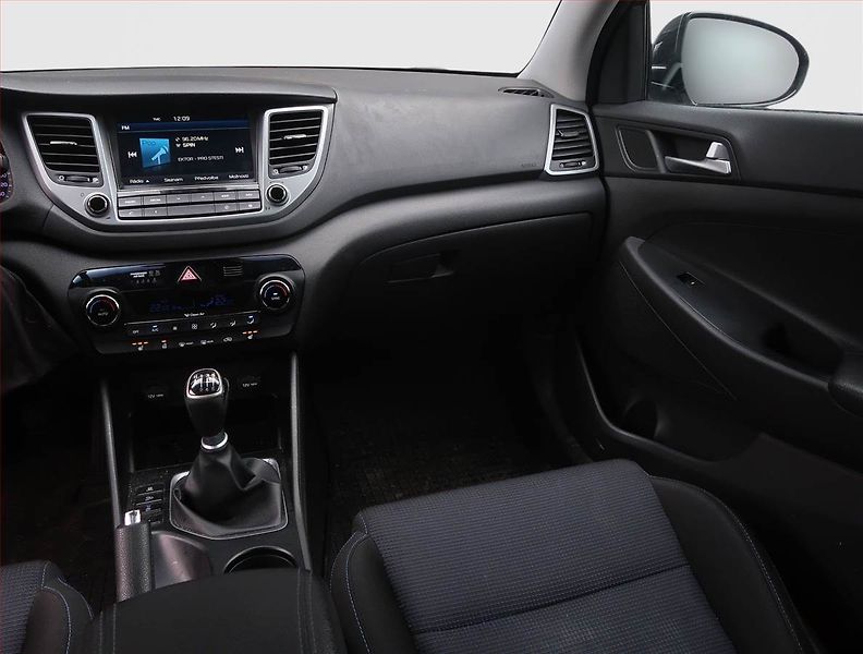 Hyundai i30 (2013) 1.6 GDI, Tempomat - fotka 8 z 18