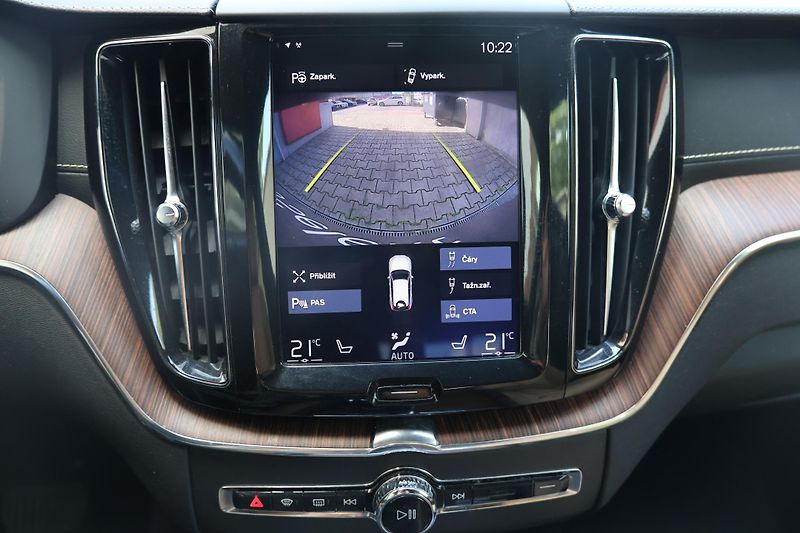 Volvo XC60 (2018) T5 AWD Inscription - fotka 16 z 26