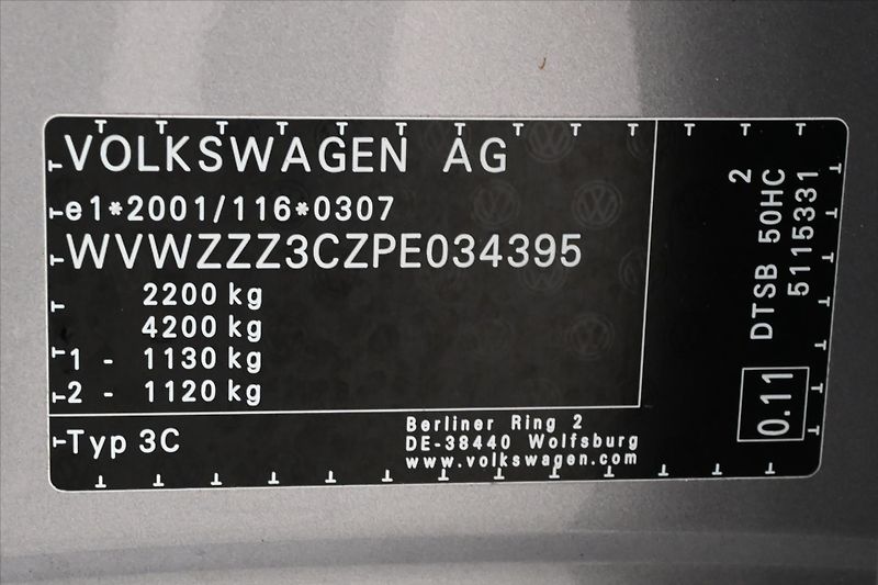 Volkswagen Passat 2,0 TDI 110 kW DSG Business Zá - fotka 12 z 32