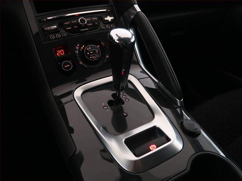 Peugeot 3008 (2014) 1.6 HDi, Automat, Navi - fotka 13 z 24