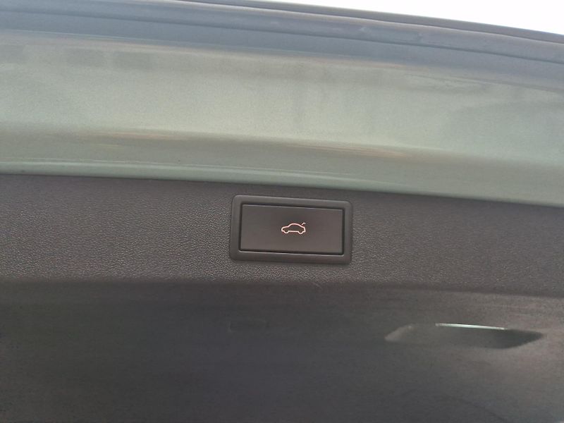 Škoda Enyaq 150kw, iV80 19ALU SOH 90% - fotka 41 z 44