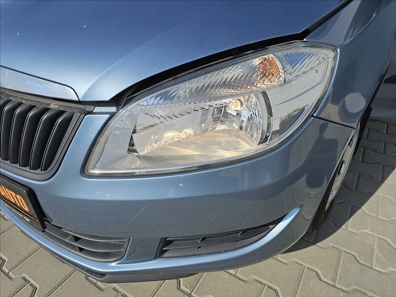 Škoda Fabia II 1,2TSi 63KW CLASIC KLIMA - fotka 36 z 38