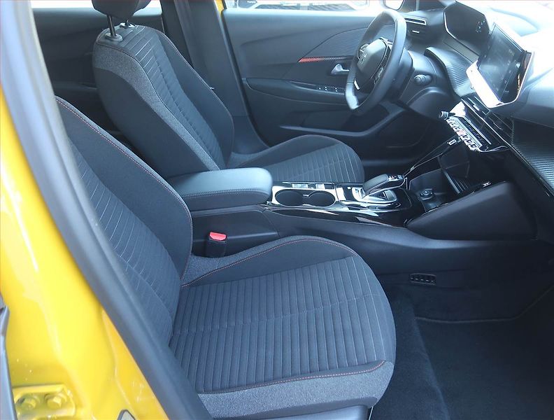 Peugeot 208 (2021) 50 kWh, SoH 90%, Automat - fotka 9 z 22