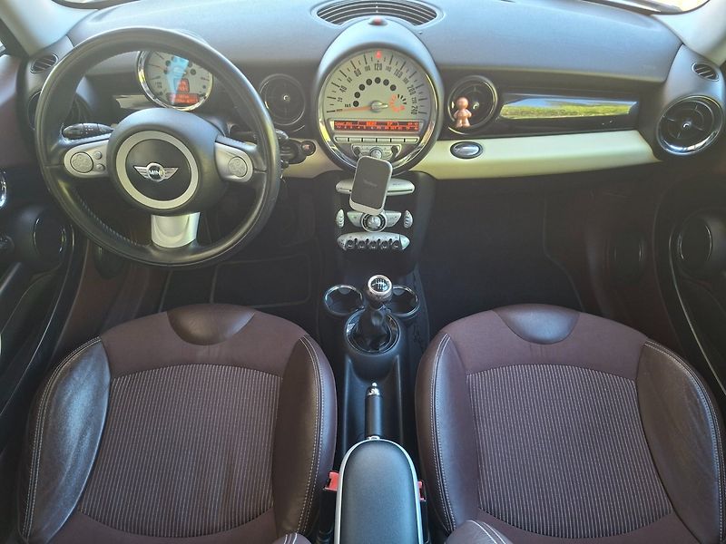 Mini Clubman (2009) 1.6i 88kW -VYHŘ.SED.-P.SENSORY - fotka 10 z 32