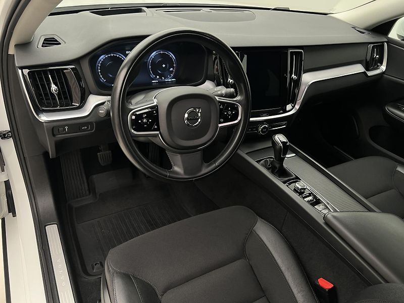 Volvo V60 D3 MOMENTUM MAN - fotka 4 z 41