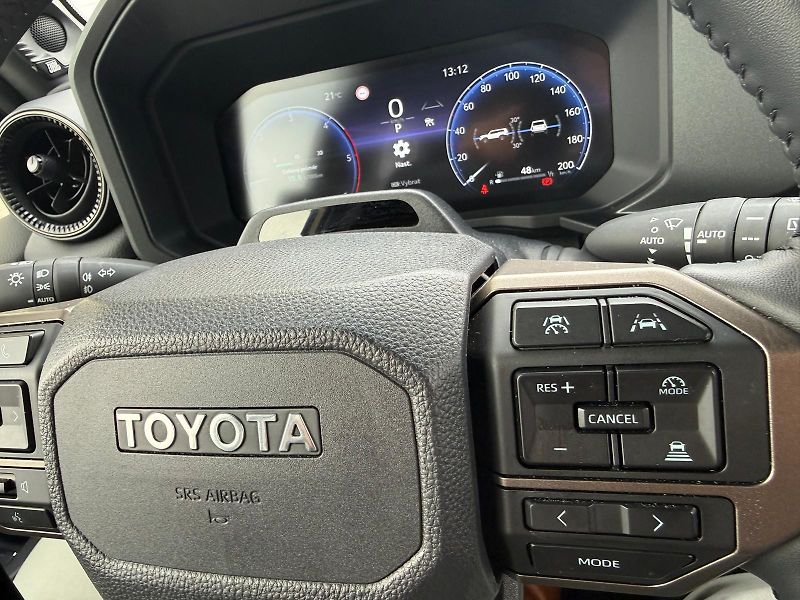 Toyota Land Cruiser 2.8 D-4D 6AT Executive MHEV AW - fotka 19 z 30