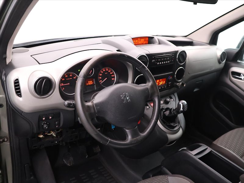 Peugeot Partner Tepee 1,6 HDI 80kW Premium Pano - fotka 20 z 28