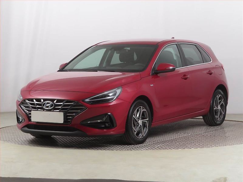 Hyundai i30 (2023) Family 1.5 T-GDI MHEV - fotka 2 z 19