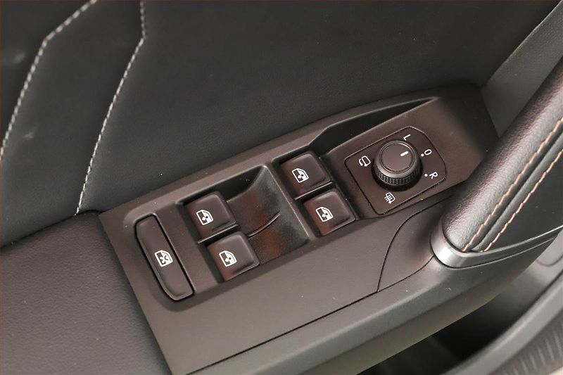 Cupra Formentor (2022) 1.5 TSI - fotka 11 z 17