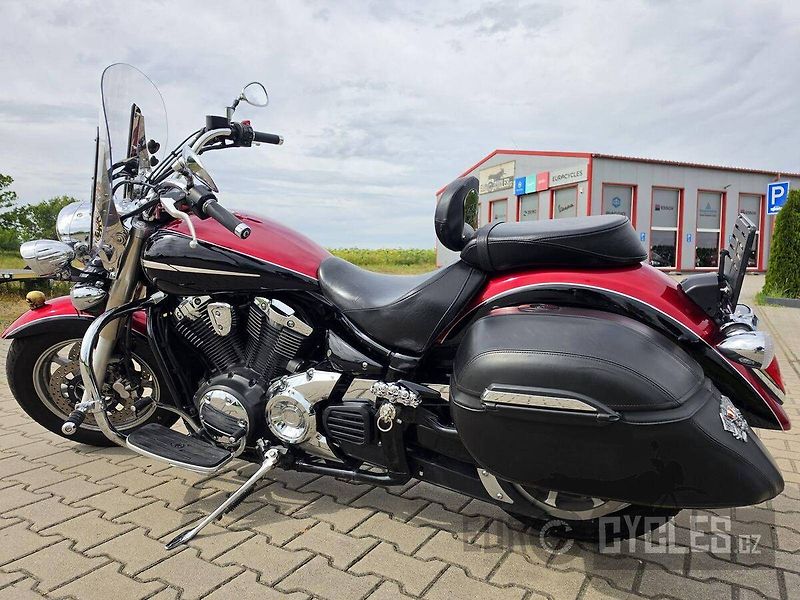 Yamaha XVS 1300 A Midnight Star (2013) - fotka 13 z 14
