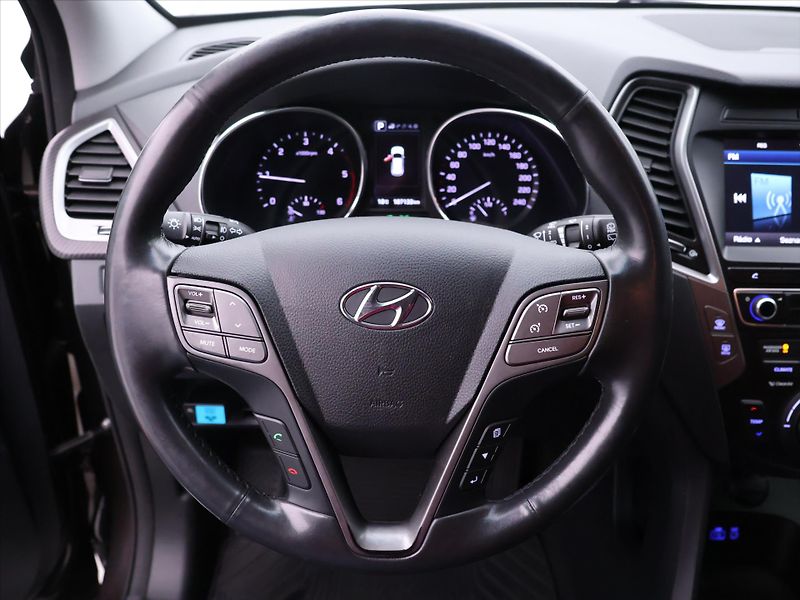 Hyundai Santa Fe 2,2 CRDI 147 kW Aut. 4x4 CZ - fotka 15 z 33