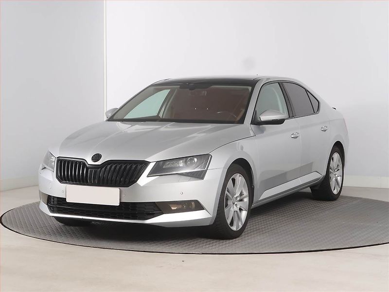 Škoda Superb (2016) 2.0 TSI, Automat, Navi - fotka 2 z 20