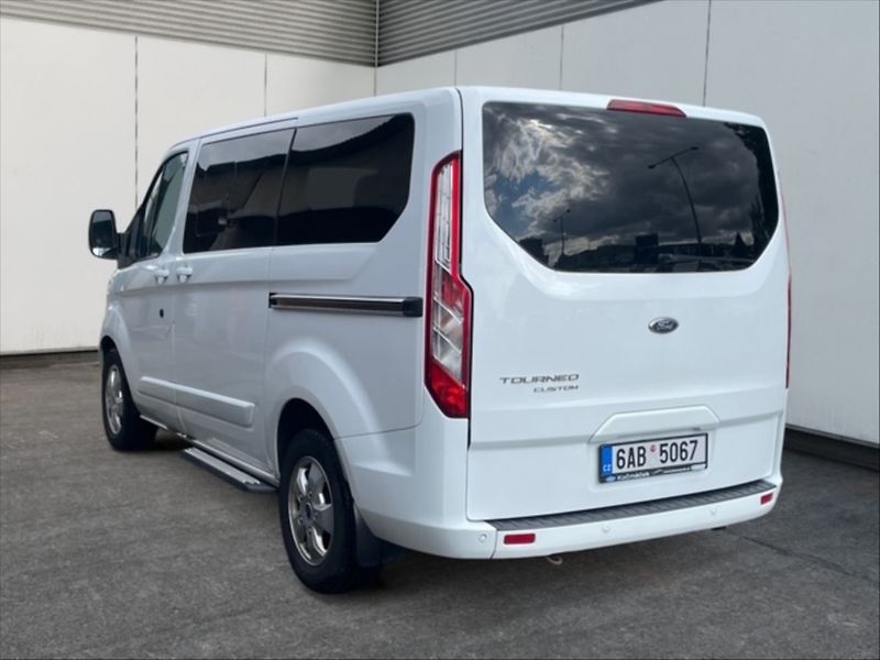Ford Tourneo Custom 2,0 TDCi96 Titanium 310 S - fotka 4 z 11