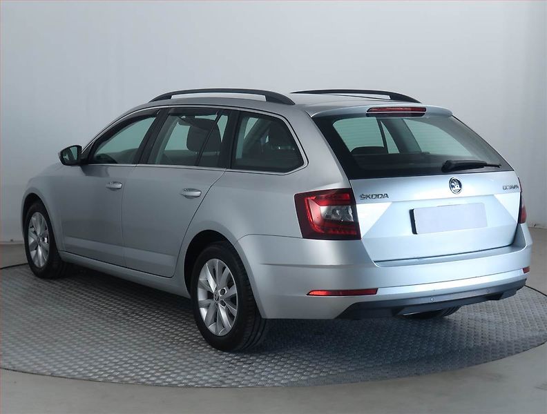 Škoda Octavia (2017) Style Plus 1.6 TDI, Tempomat - fotka 4 z 18