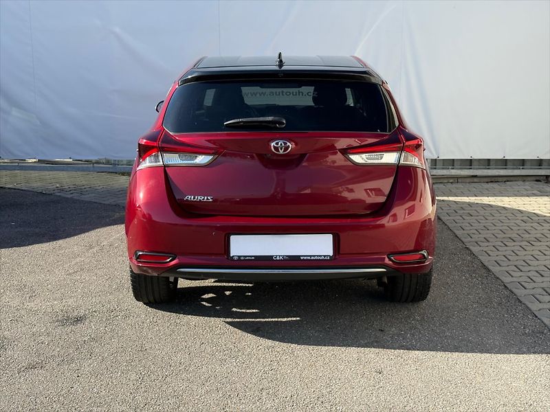 Toyota Auris 1,6 Selection - fotka 5 z 19