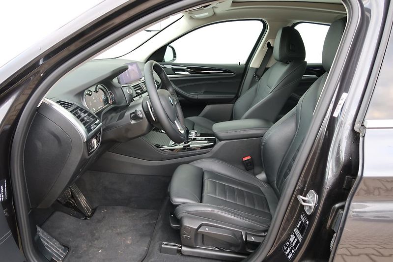 BMW X4 xDrive20d - fotka 2 z 15