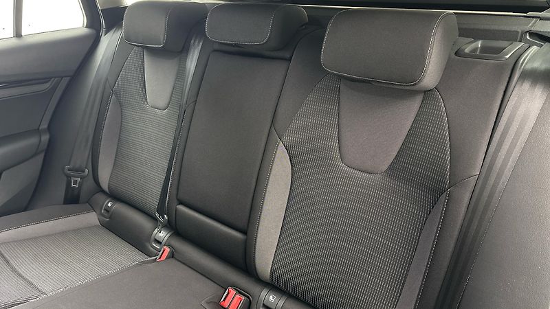 Škoda Octavia 2.0 TDI Ambition Combi - fotka 16 z 23