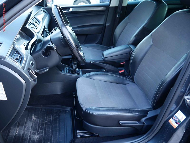 Škoda Rapid (2018) 1.0 TSI, ČR, AC, panor. - fotka 8 z 18