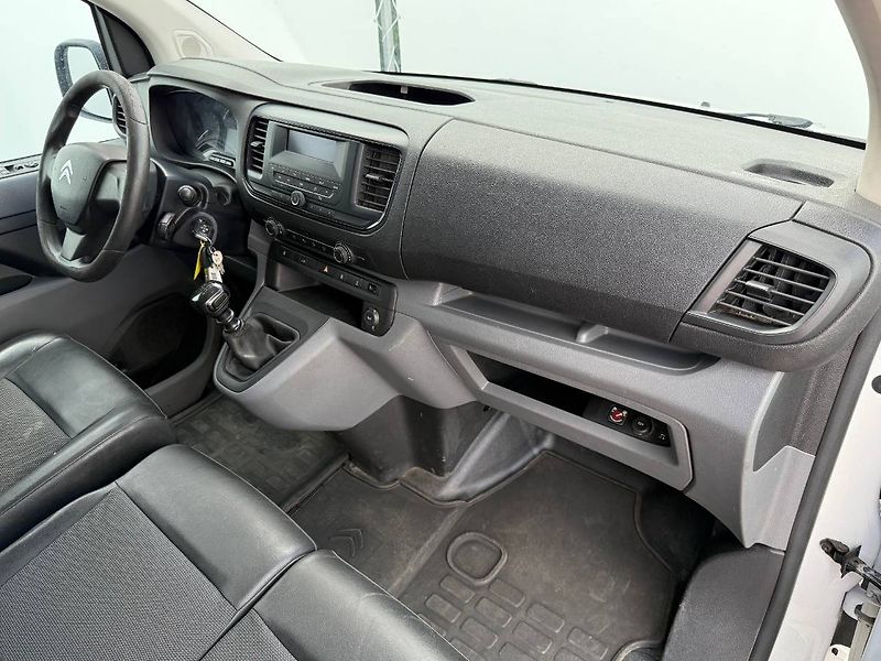 Citroën Jumpy (2017) 1.6 BlueHDi 85 kW - fotka 17 z 20