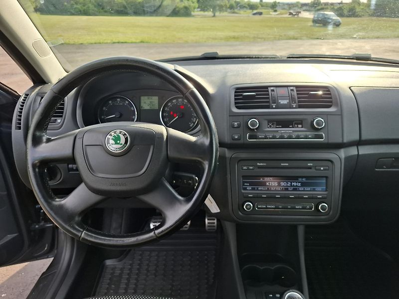 Škoda Fabia (2010) II kombi SCOUT 1.2TSi 77kW - fotka 10 z 19
