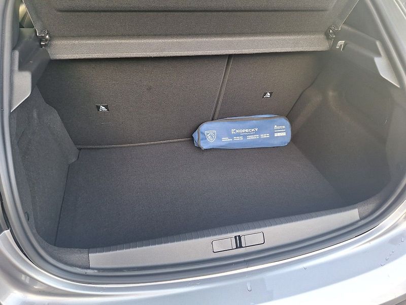 Peugeot 208 (2026) ALLURE 1.2 TURBO 100k MAN6 - fotka 6 z 18