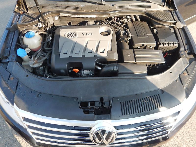 Volkswagen CC 2.0 TDI, DIGIKLIMA, TAŽNÉ - fotka 24 z 24