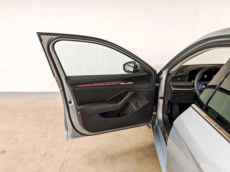 Škoda Superb (2025) iV 1.5 TSI 150 kW DSG L&K - fotka 23 z 33