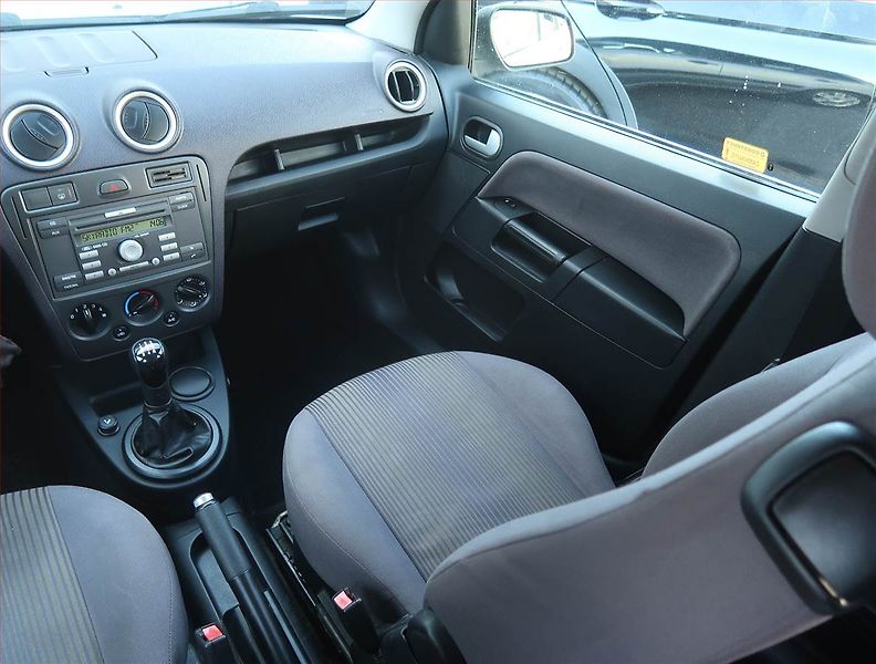 Ford Fusion (2006) 1.4, Serv.kniha, po STK - fotka 8 z 15