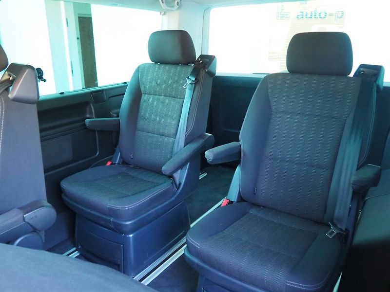 Volkswagen Multivan (2018) 2.0 TDI, 110kW, 4Motion, Long - fotka 12 z 37