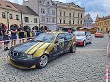 Přehlídku závodních aut a motocyklů pořádal Autoklub Mělník.