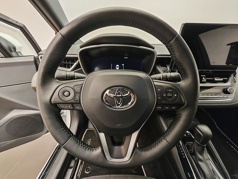 Toyota Corolla 1.8 Hybrid e-CVT Touring Sport - fotka 28 z 40