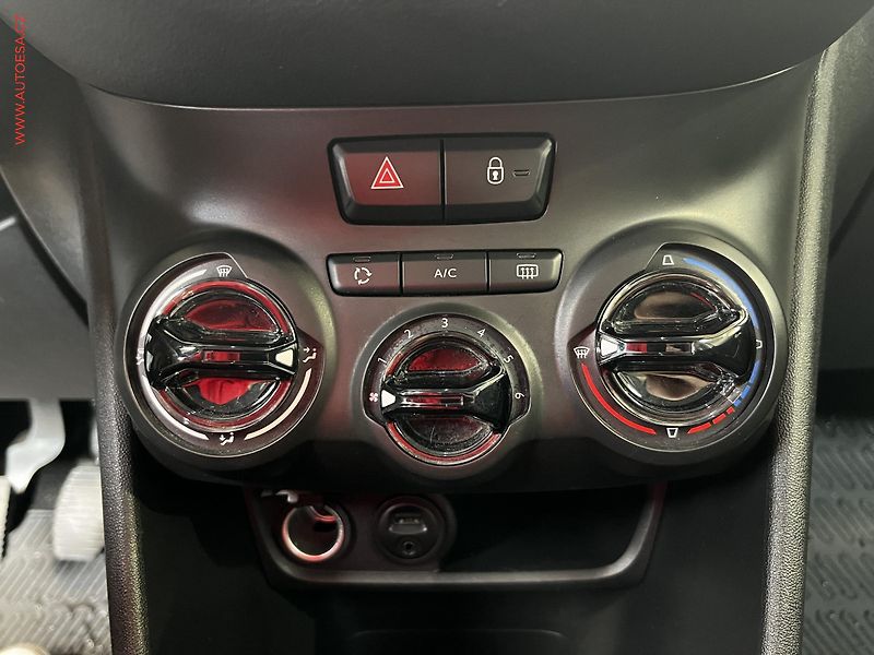 Peugeot 208 (2014) 1.2 PT, AC, výhřev sed - fotka 14 z 16