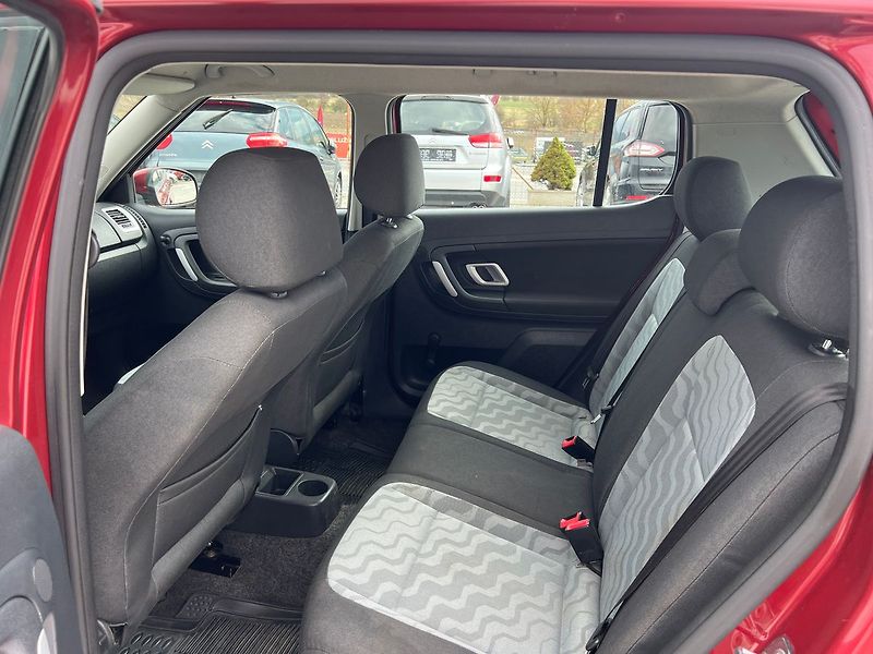 Škoda Fabia 1.4 16V - fotka 11 z 15