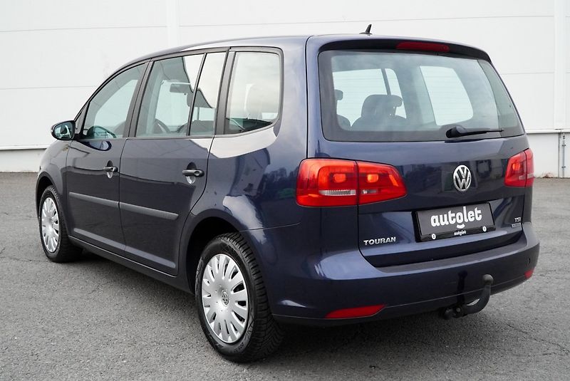 Volkswagen Touran (2014) - fotka 9 z 28