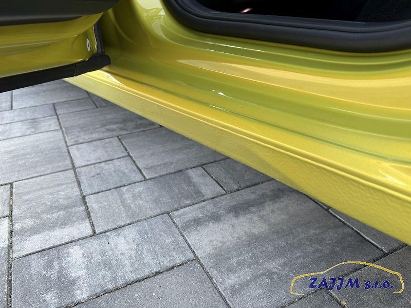 Volkswagen Golf 2.0TDI 110kw DSG + kamera - fotka 38 z 51