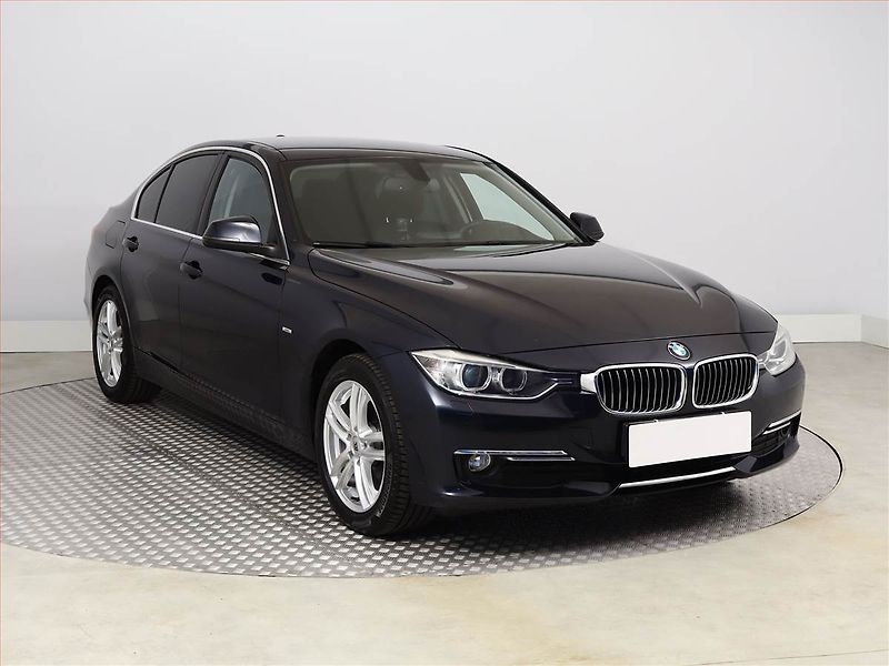 BMW Řada 3 (2014) Luxury Line 320 d xDrive, 4X4 - fotka 1 z 16