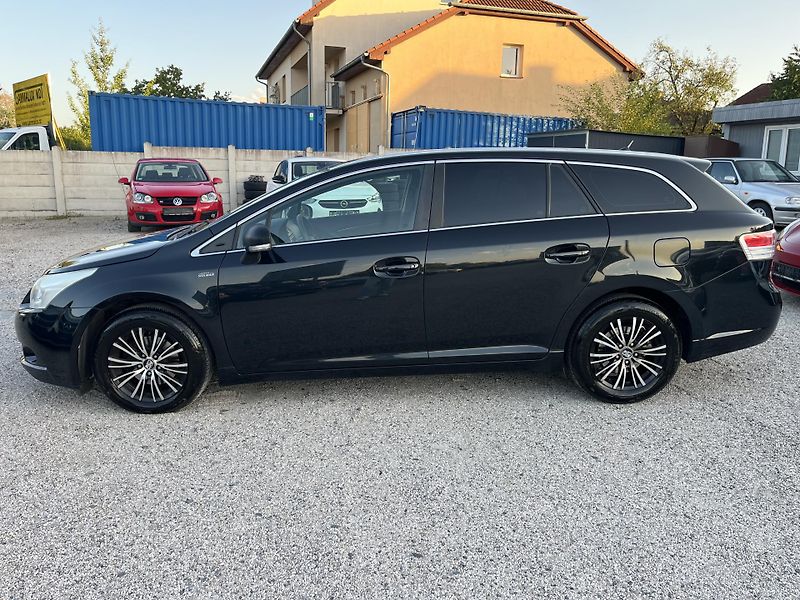 Toyota Avensis (2012) 1.8i 108Kw Klimatizace - fotka 4 z 10