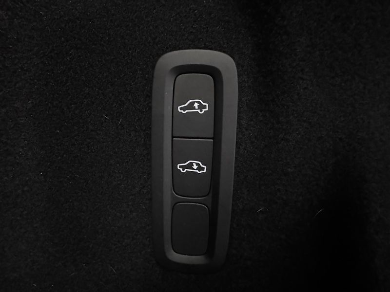 Volvo XC60 T6 AWD RECHARGE ULTRA CZ 1.maj - fotka 27 z 57