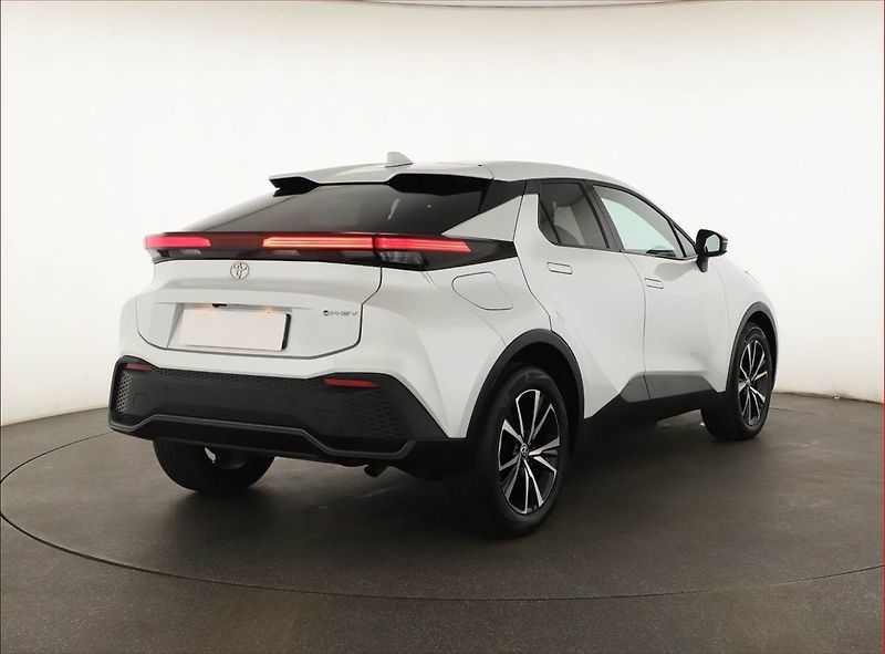 Toyota C-HR (2025) 2.0 Plug-in - fotka 5 z 20