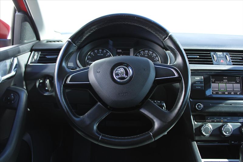 Škoda Octavia 1.6TDI 77kW TAŽNÉ ZAŘ. ČR - fotka 15 z 19