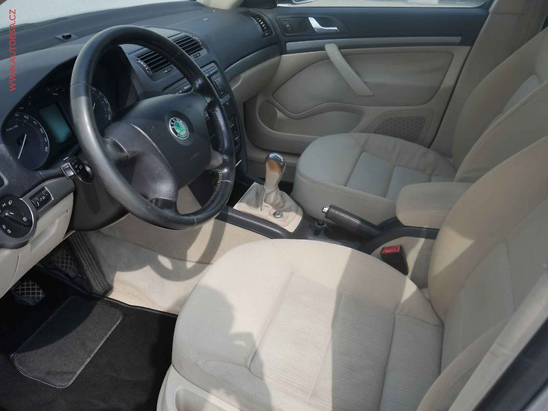 Škoda Octavia (2006) 2.0 TDi, STK3/28 - fotka 9 z 13
