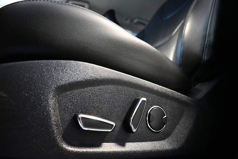 Ford S-MAX (2020) 2.0 140 KW LED ACC SONY Tažné - fotka 31 z 41