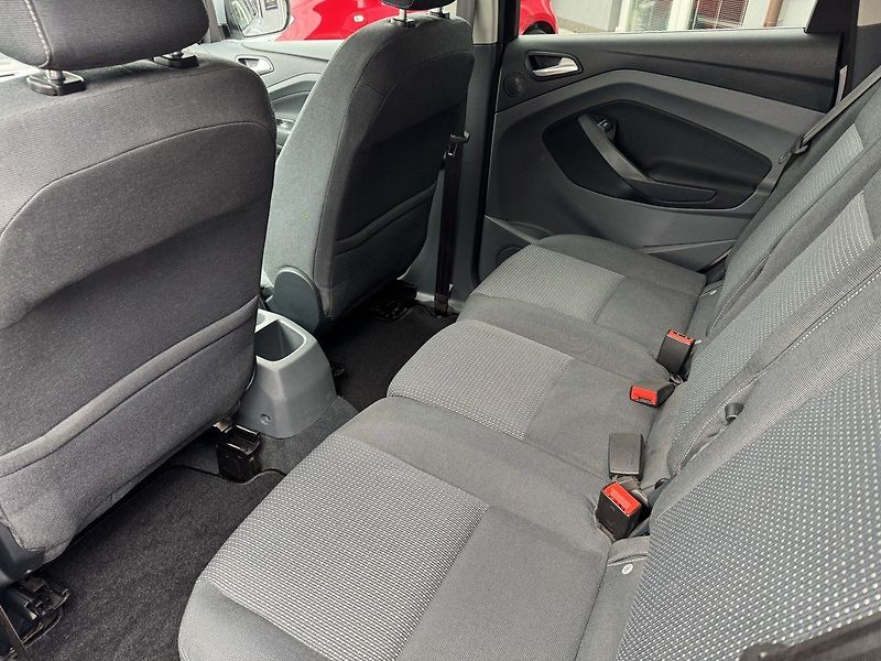 Ford C-MAX (2012) 1.6i Ti-VCT Klima Winter Paket - fotka 23 z 47