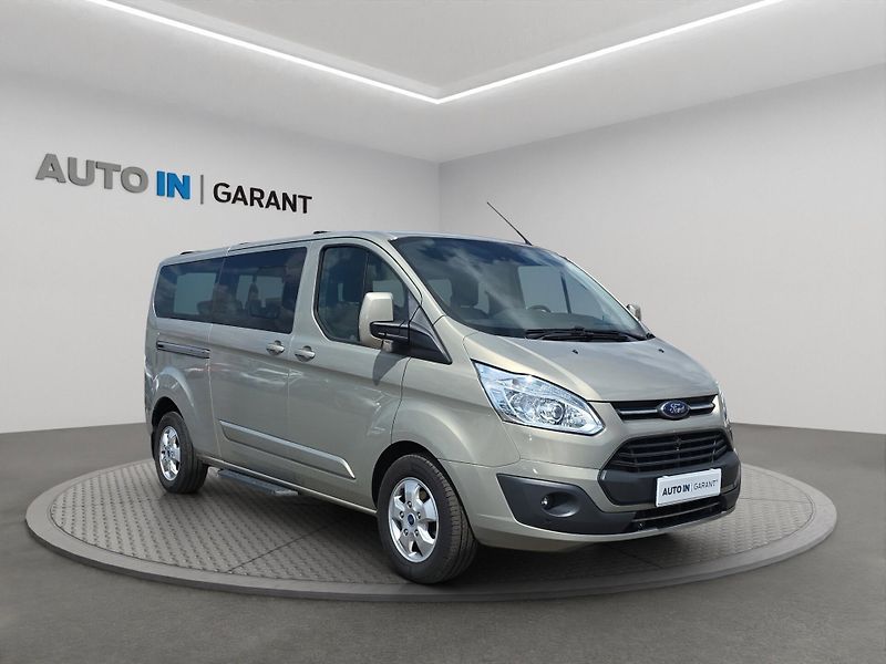 Ford Tourneo Custom (2016) 2.0 TDCi 96kW, L2 ČR, 1. Maj., - fotka 3 z 20