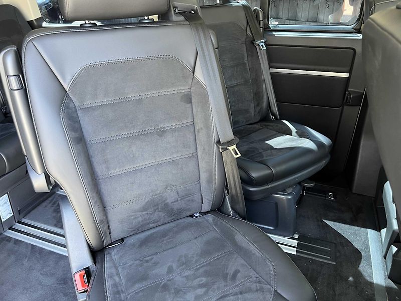 Volkswagen Multivan 2.0 BiTDi 150 kW HIGHLINE - fotka 9 z 23